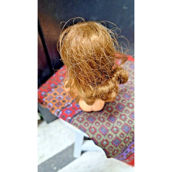 VINTAGE MOD TWIST 'N TURN BARBIE DOLL- REDDISH BROWN FLIP‎ HAIRSTYLE - Picture 7 of 10